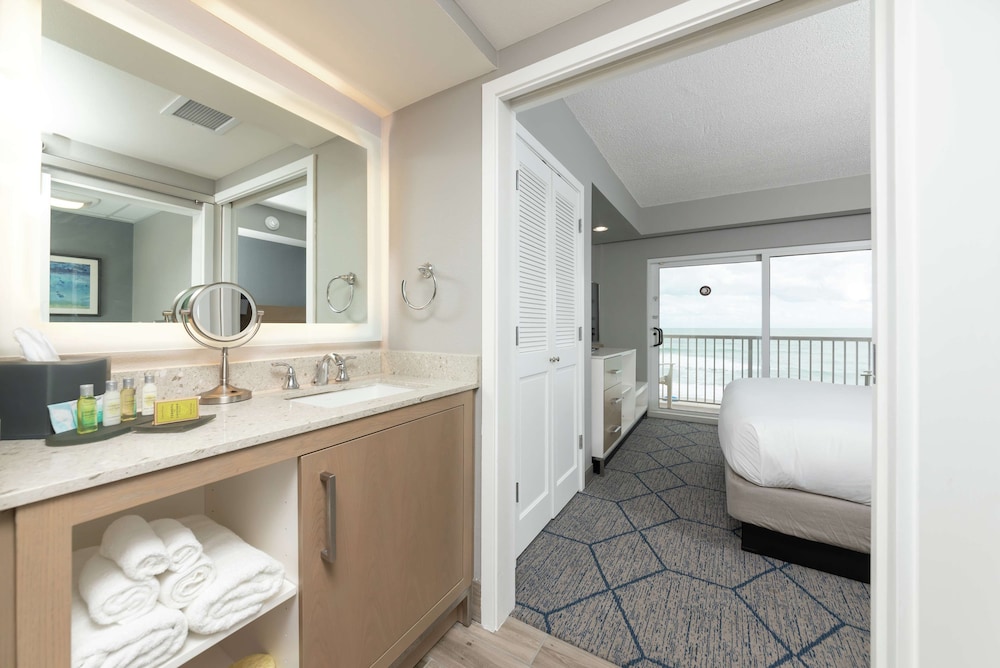 Room, King Bed, Ocean Front