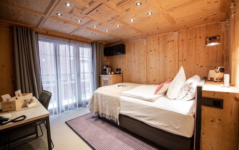 STYLE, CHALET, SINGLE