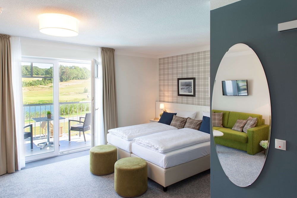 Junior Suite, Double Bed, Golf Course View, Sofa