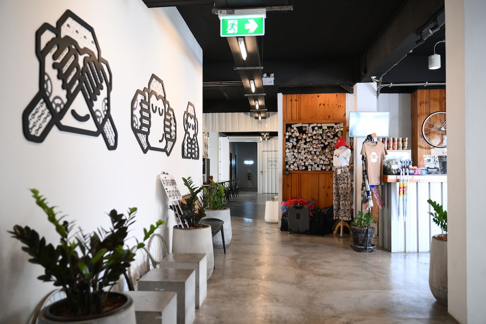 Blu Monkey Hub and Hotel Suratthani 6/50