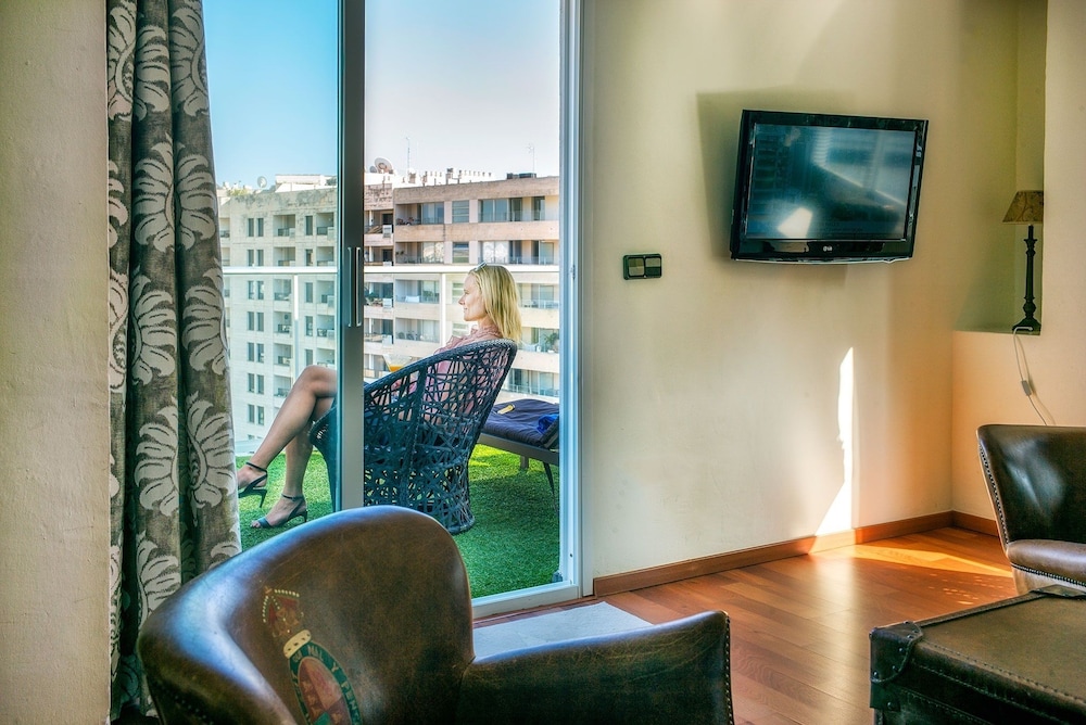 Hotel Feliz 46/65