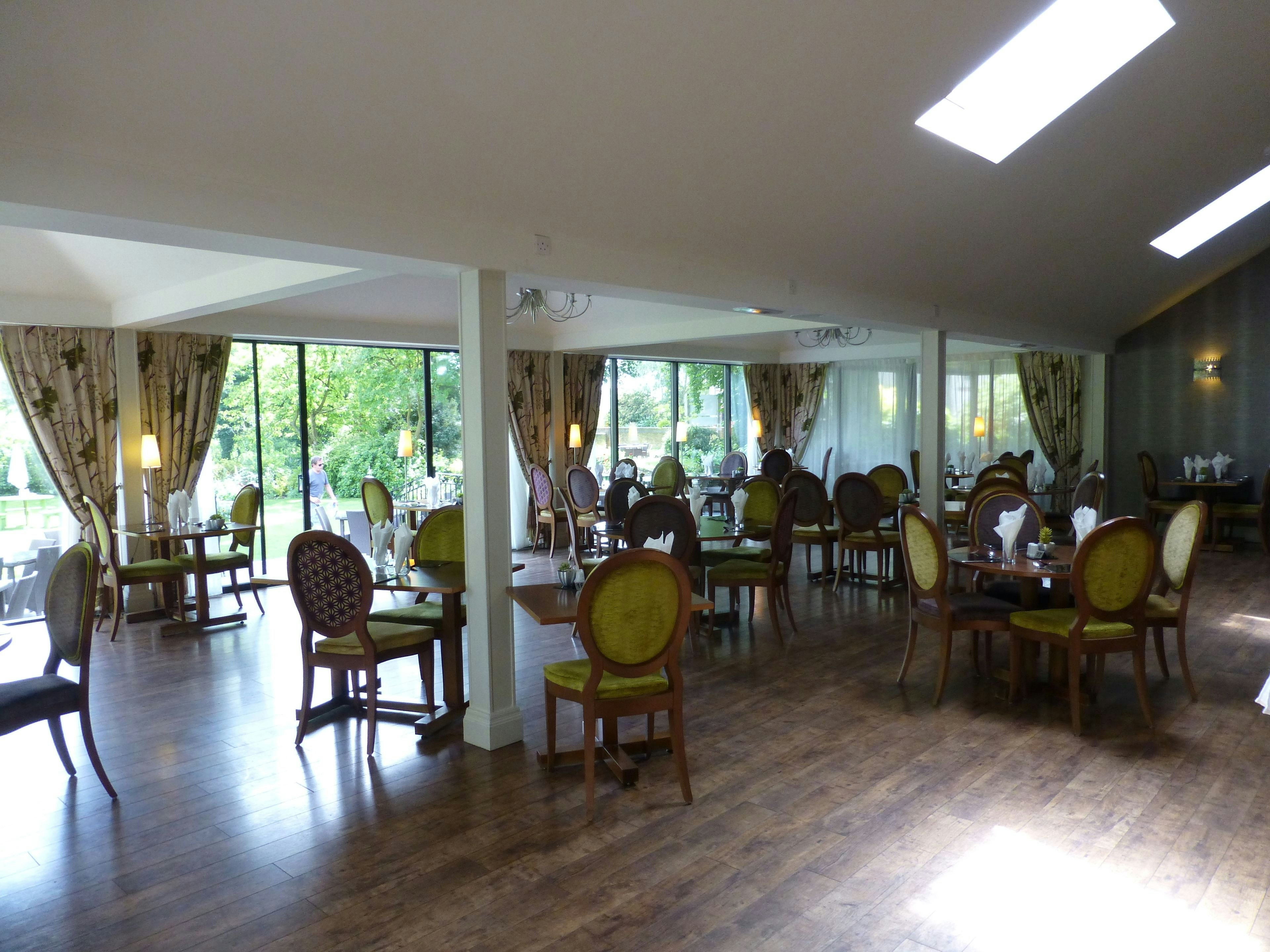 The Riverside House Hotel 7/11