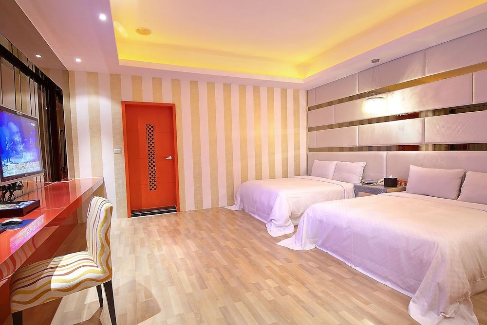 Feng Cai Motel 5/50