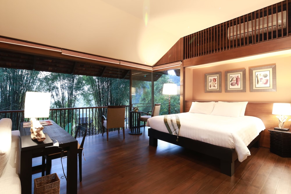 1 BEDROOM, VILLA