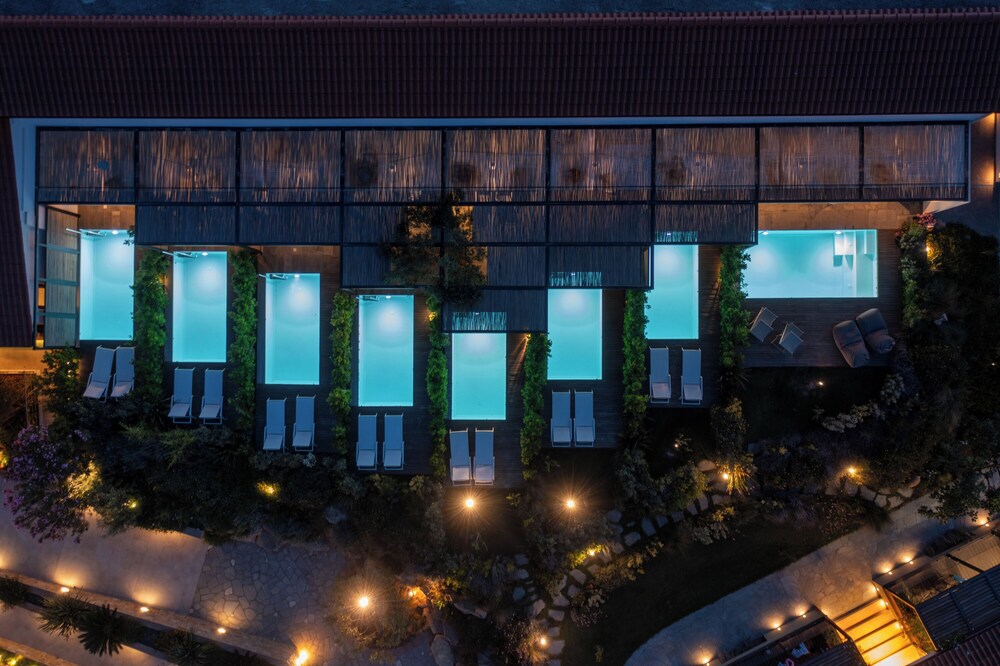 ANTIGONI BEACH HOTEL 4/85