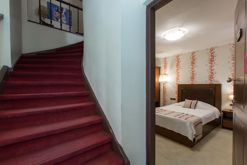 DIAS HOTEL 23/77
