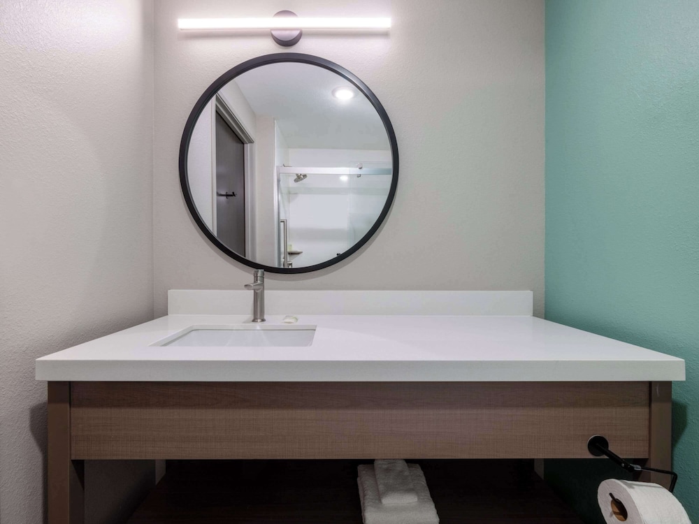 ECHO Suites Extended Stay by Wyndham Spartanburg 27/27