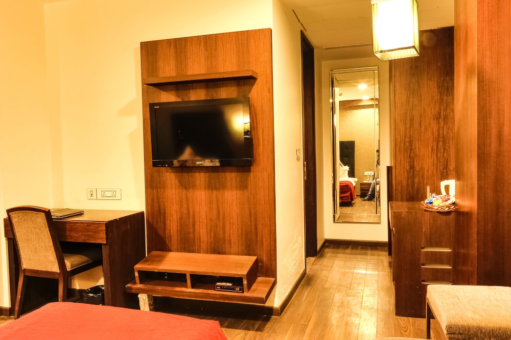 The Nanee Suites New Delhi 22/32