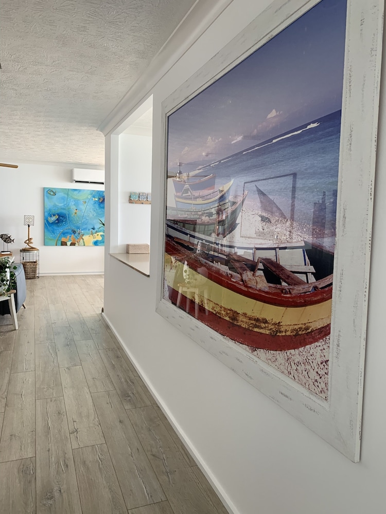 Pacific Regis Apartments 22/79