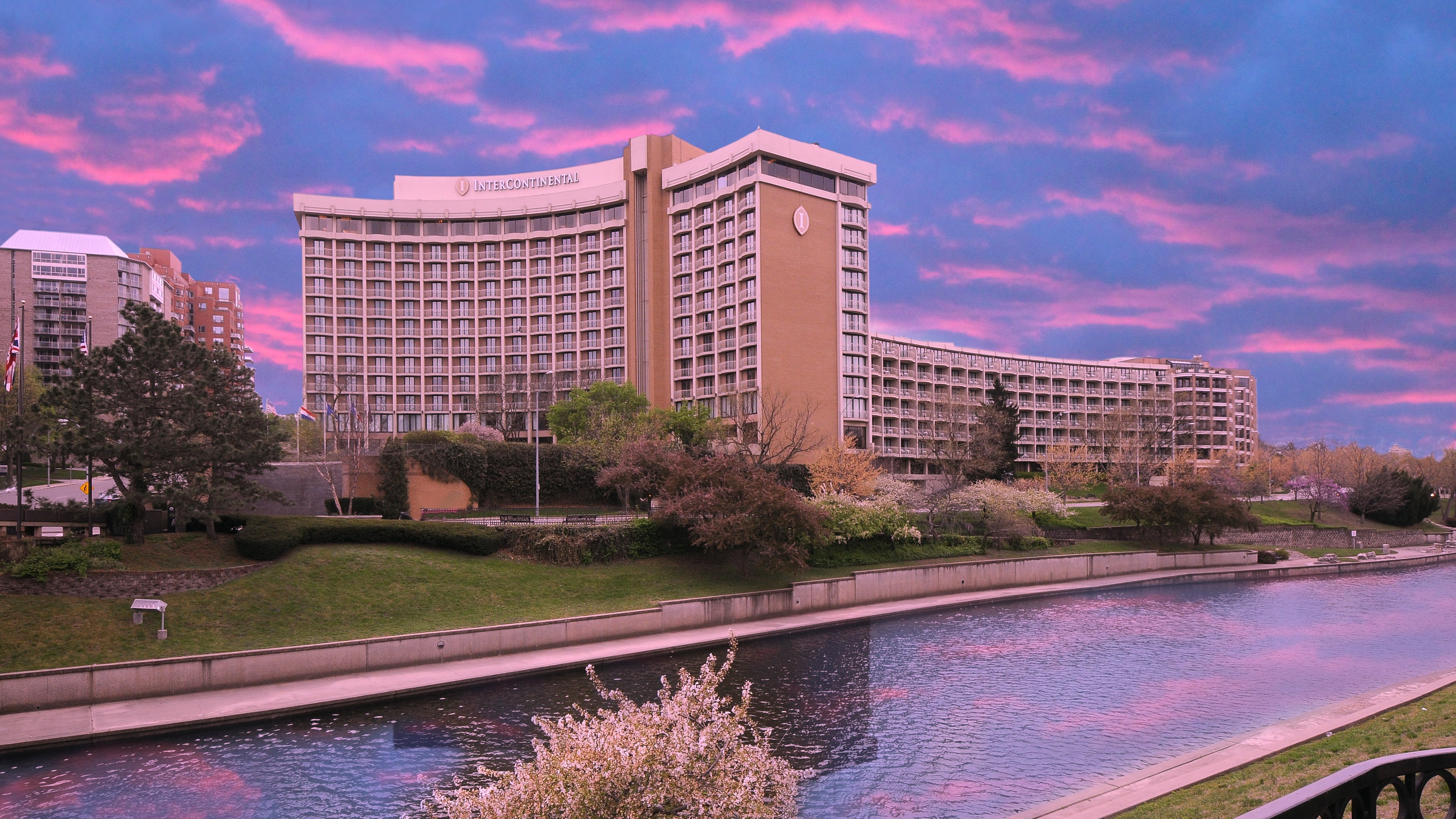 InterContinental Kansas City at the Plaza 69/73