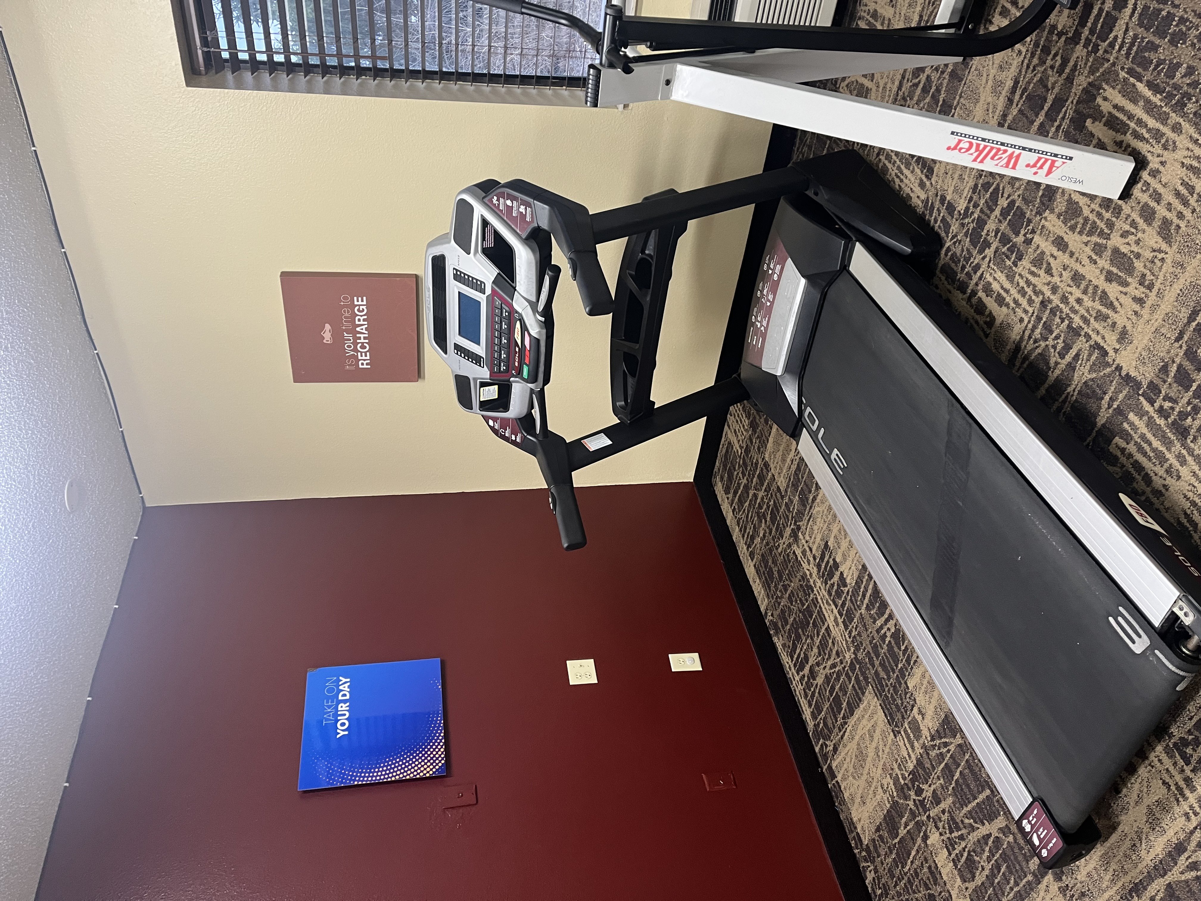 Red Roof Inn and Suites Indianapolis Airport 34/46