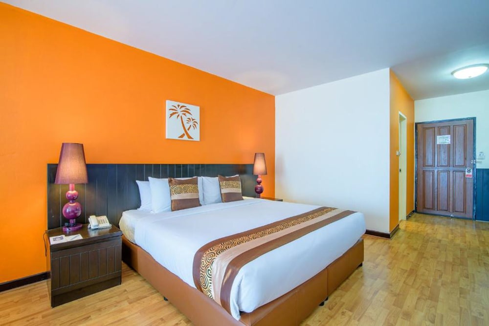 Golden Beach Cha Am Hotel 11/50