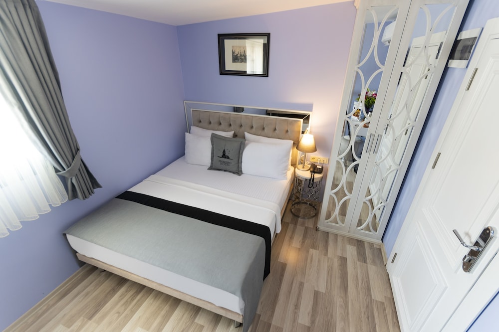 Primero Hotel 9/65