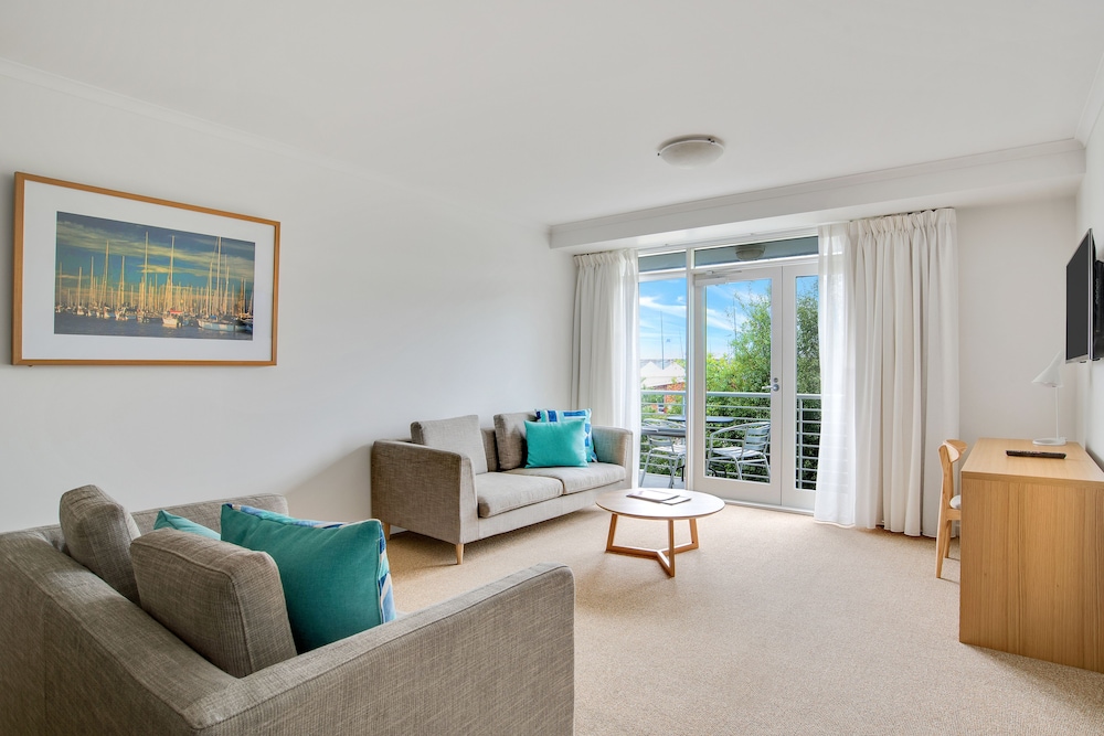 MainStay Suites Williamstown 36/63