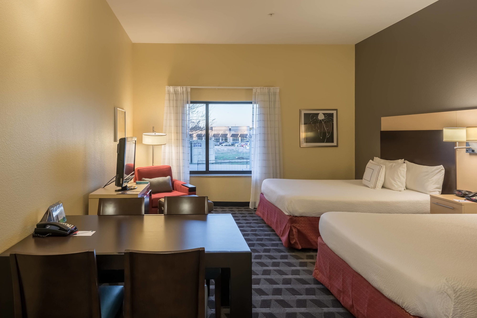 EXECUTIVE, SUITE, MULTIPLE BEDS