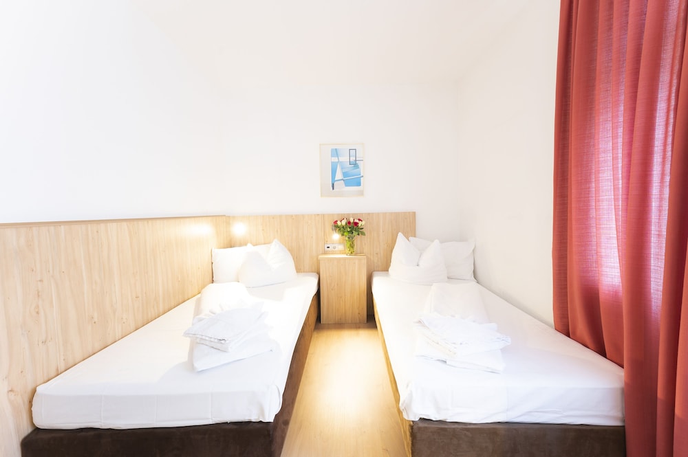 Hotel Astoria Am Urachplatz 35/67