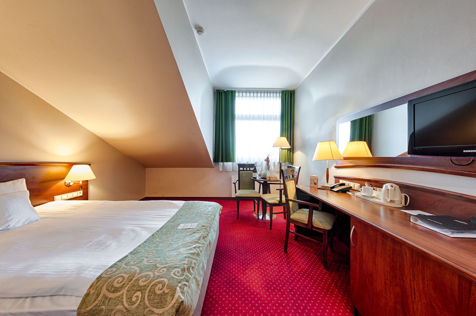 STANDARD, DOUBLE BED