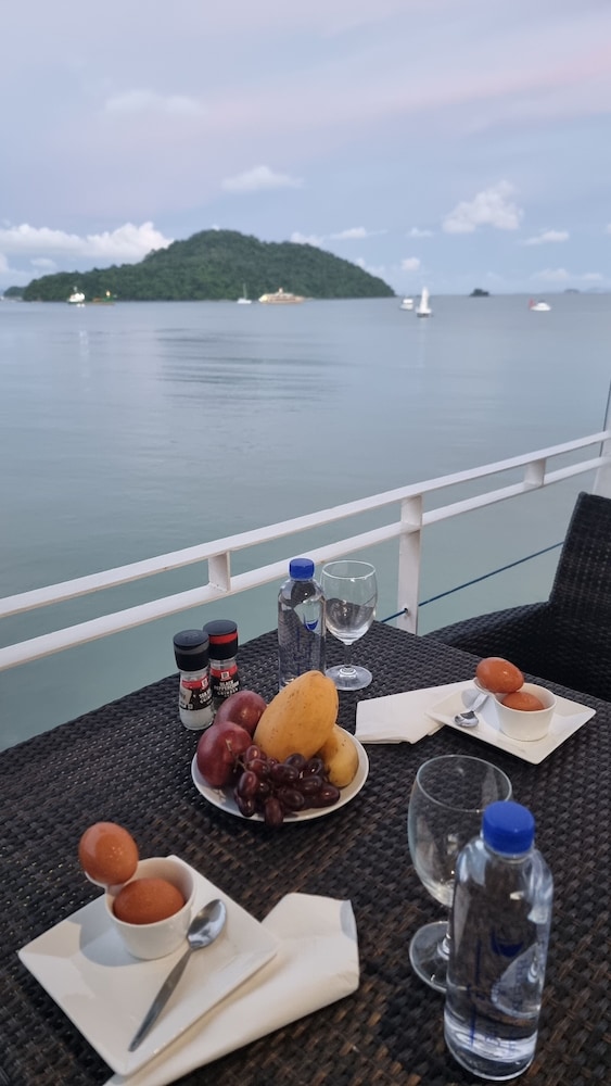 Phuket Boat Quay 38/50