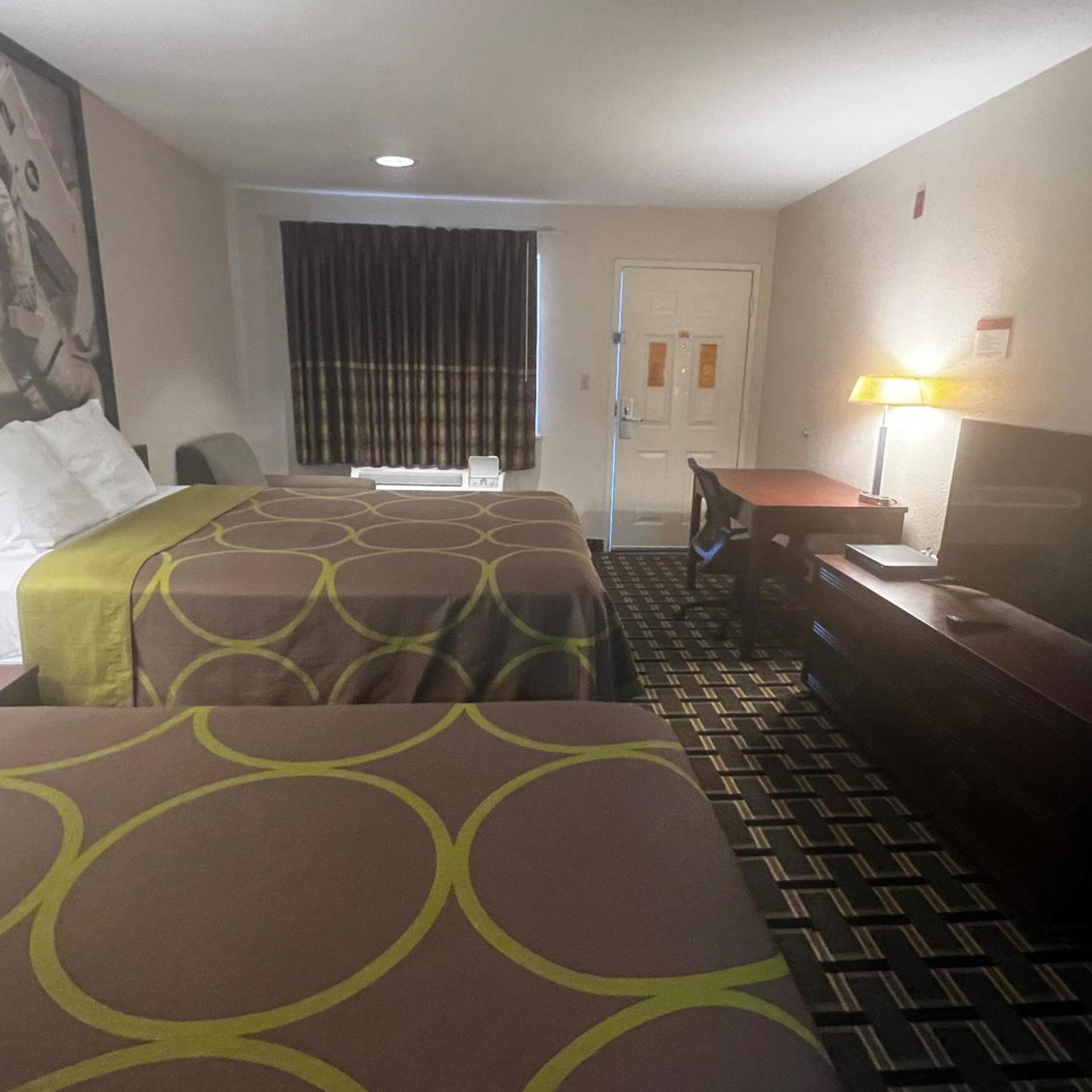 Hotel Baytown/I-10 33/56