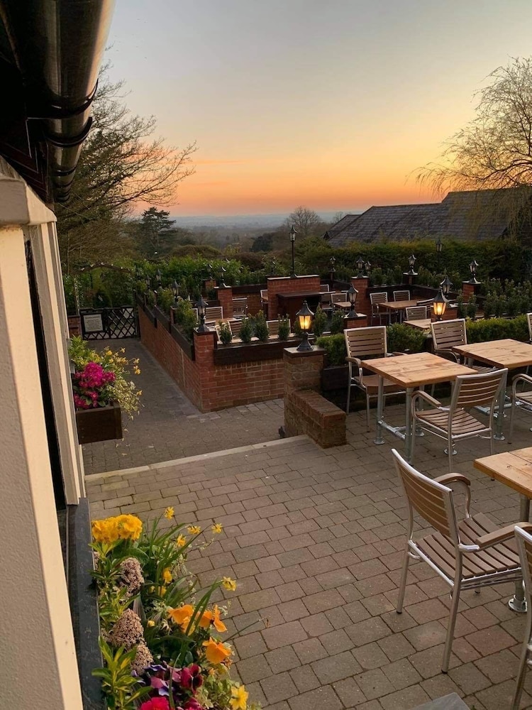 The Black Horse Inn 52/60