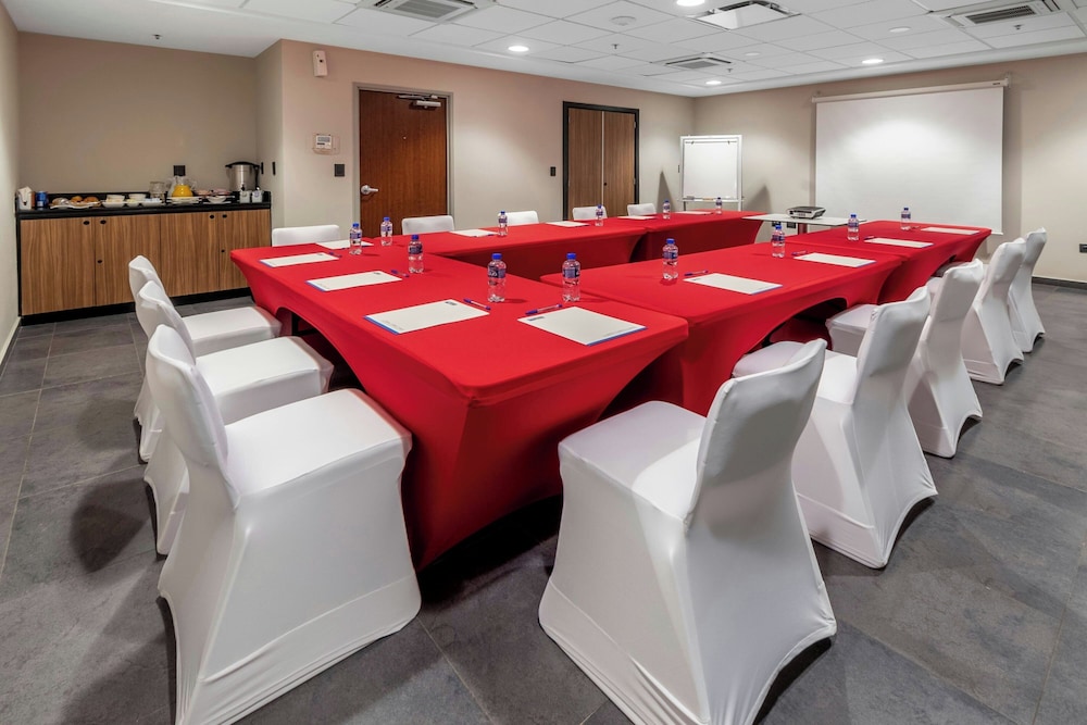 City Express by Marriott Tuxpan 35/50
