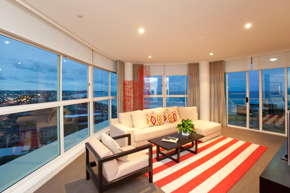 Kirra Surf Apartments 52/75