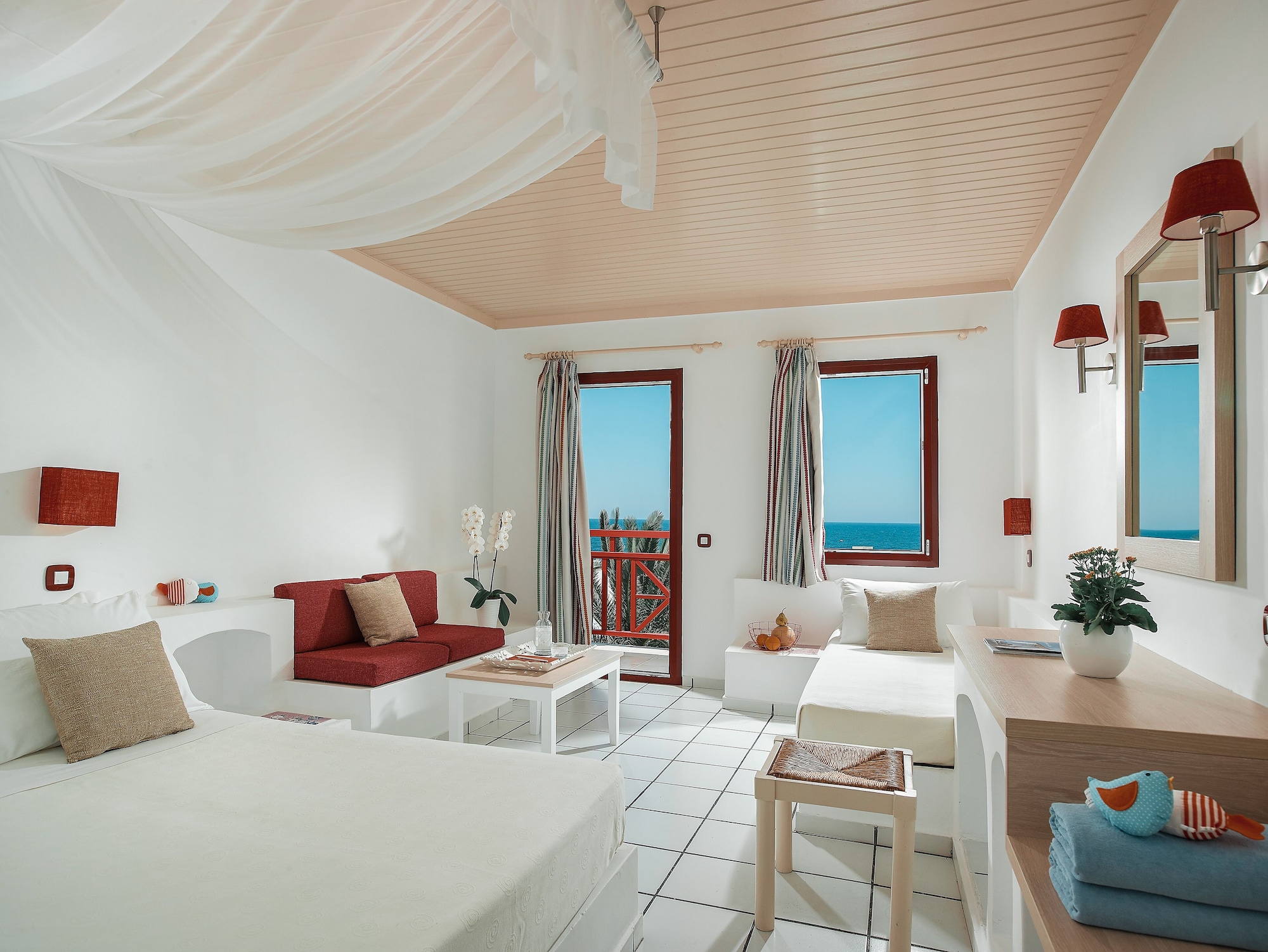 Bungalow, Twin Beds, Sea Front, Sofa