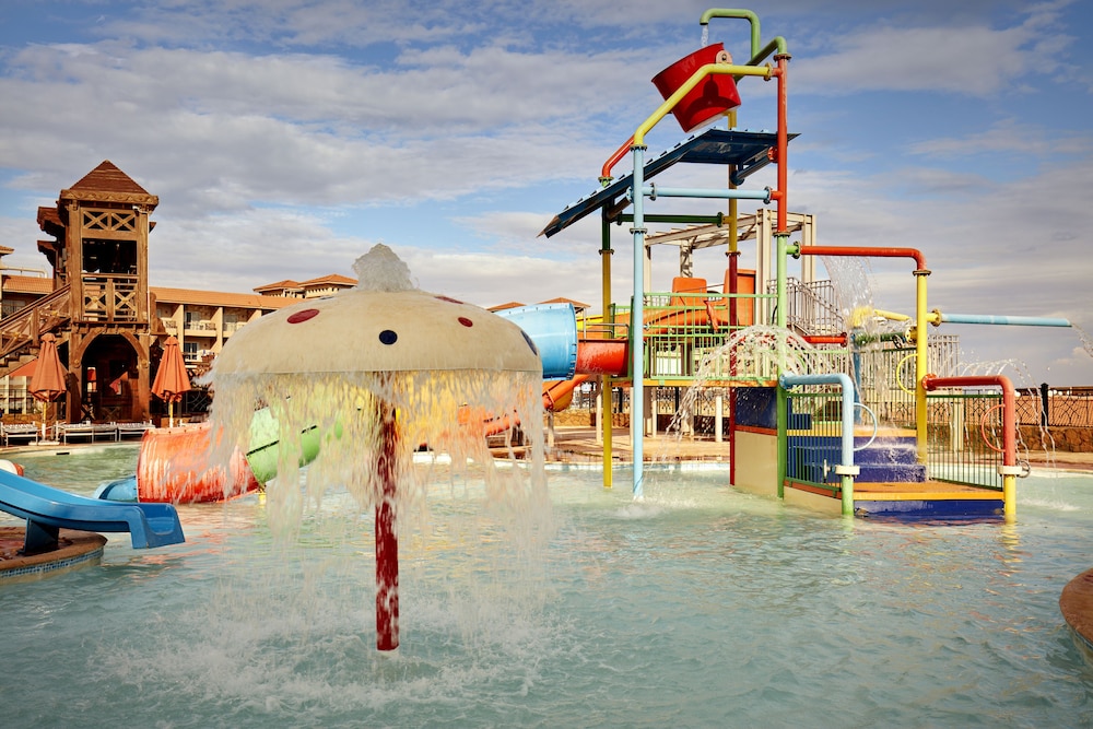 Coral Sea Beach Resort & Aqua Park 33/50