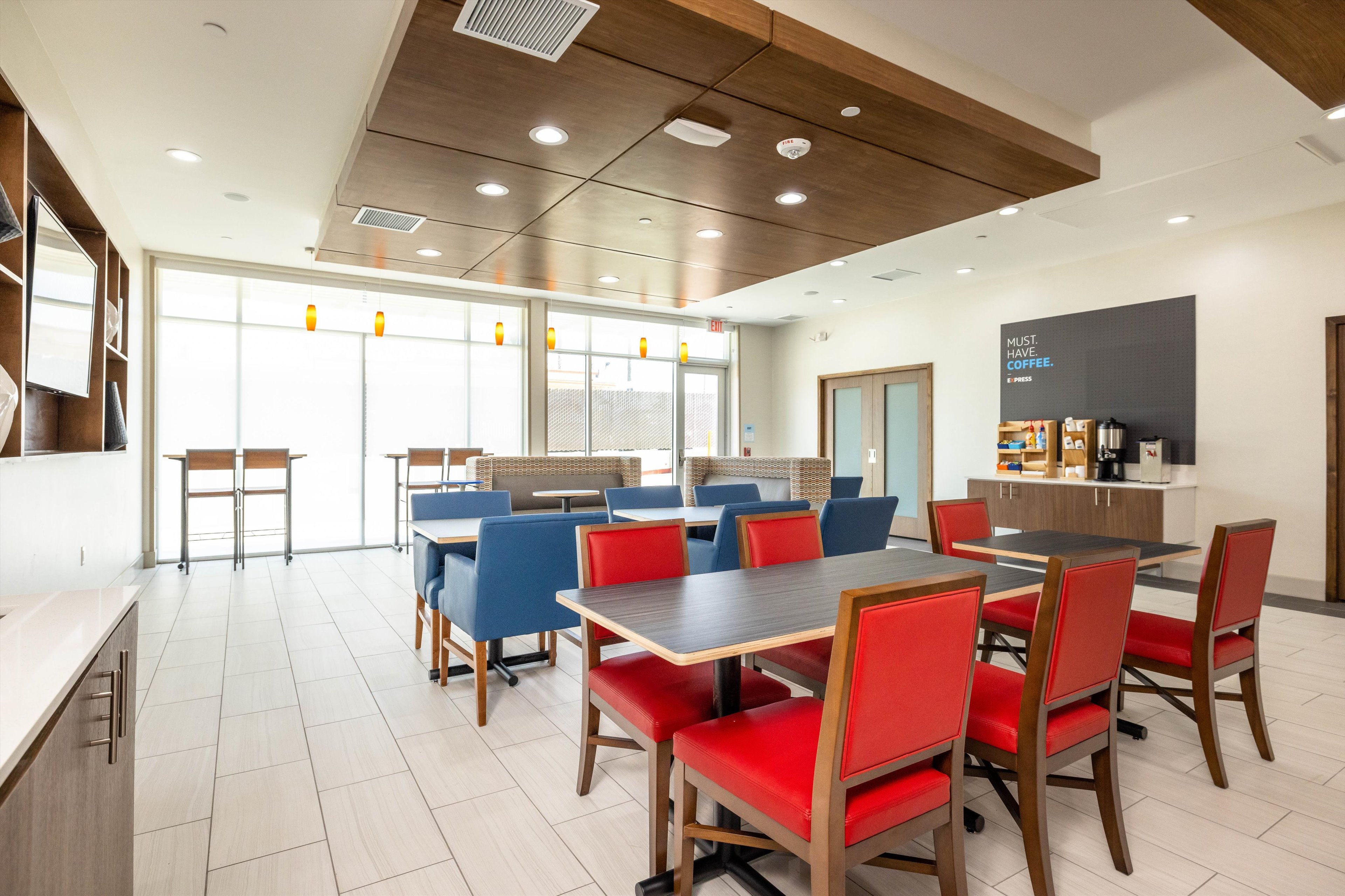 HOLIDAY INN EXPRESS AND SUITES SAN JOSE SILICON VALLEY 45/64