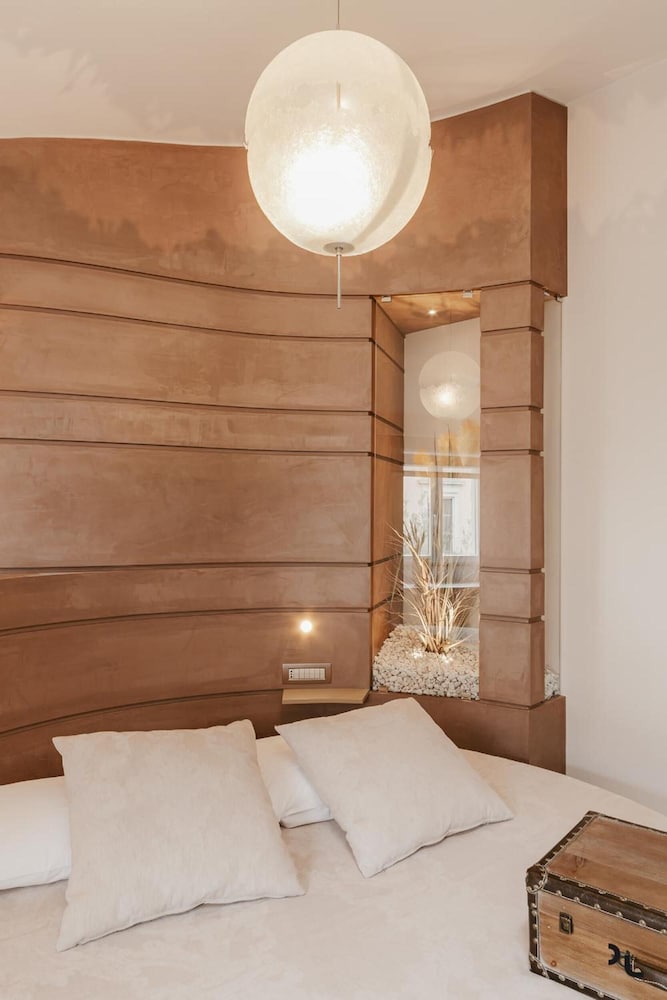 Residenza Del Monaco Bianco 34/50