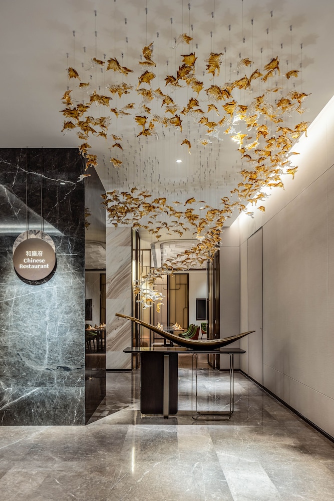 Grand Mercure Yichang Waitan 13/72