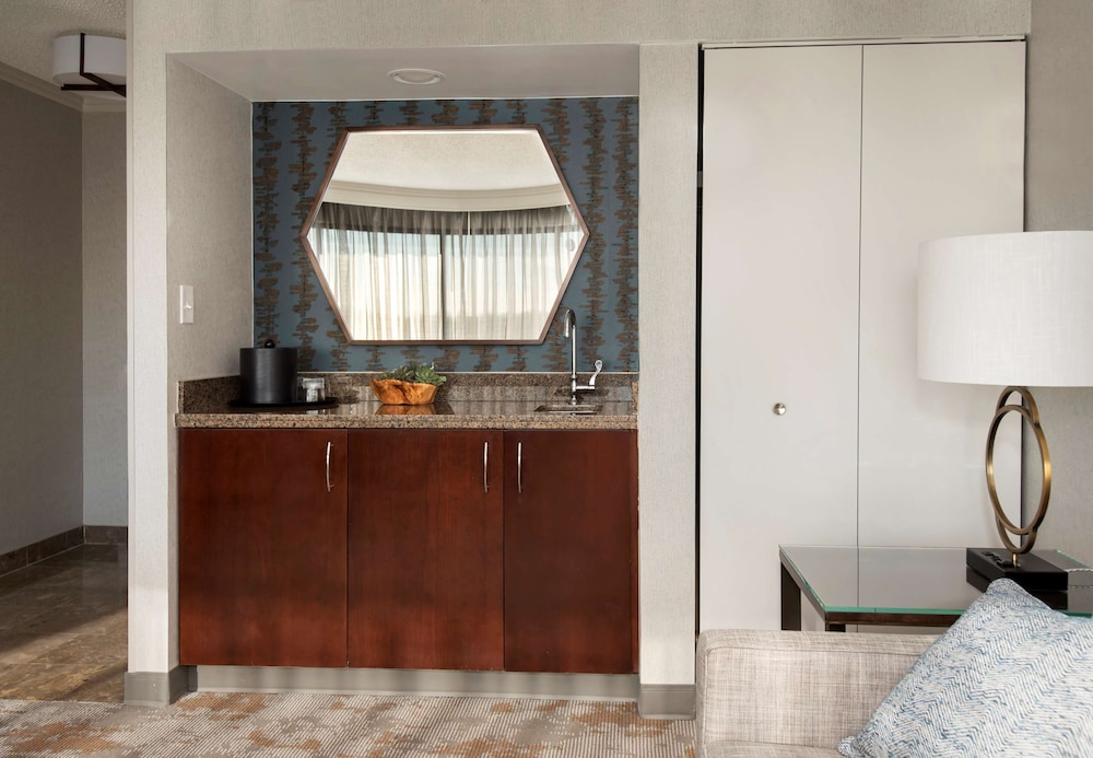 Embassy Suites by Hilton Bethesda Washington DC 9/51