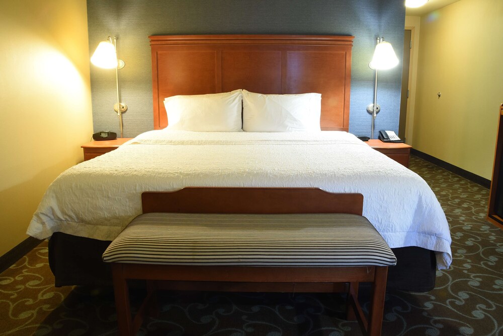 Hampton Inn & Suites Chicago Deer Park 17/44