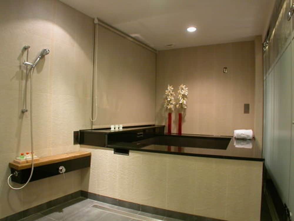 Aqua Bella Hot Spring Hotel 5/50