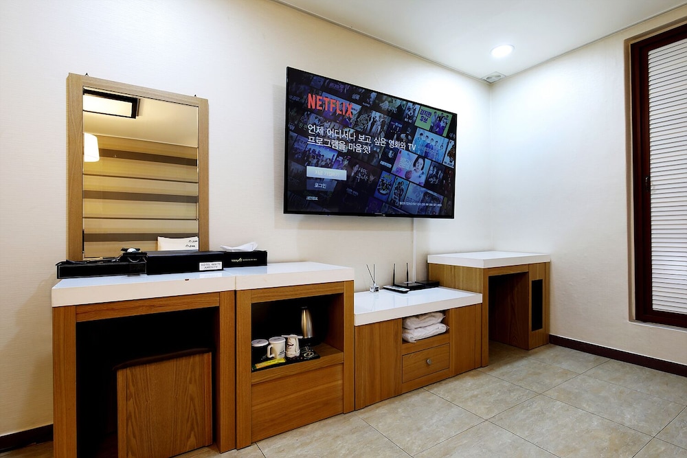 白色观光酒店(White Tourist Hotel) 图片4