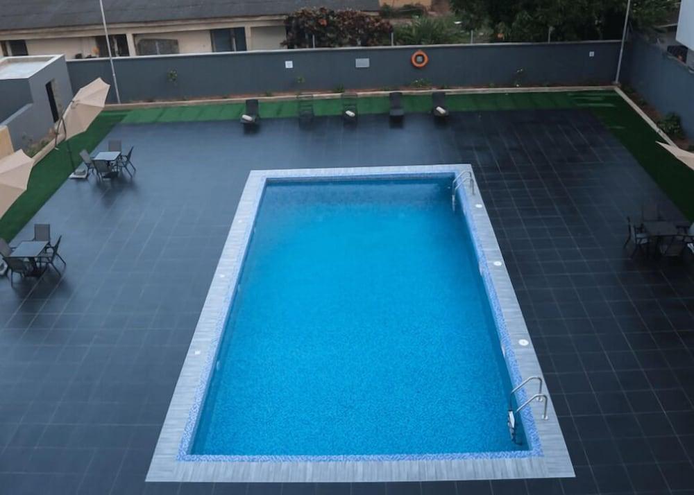 Bon Hotel Ikeja Residence 8/11