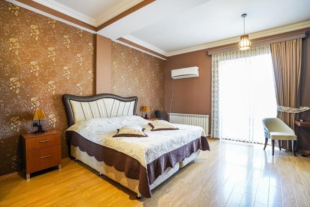 Natali Hotel 25/65