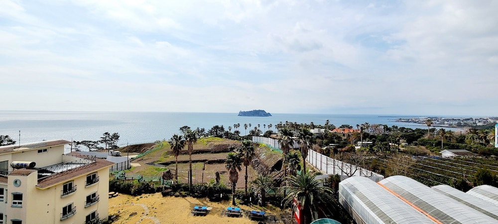 Dombe Resort 50/77
