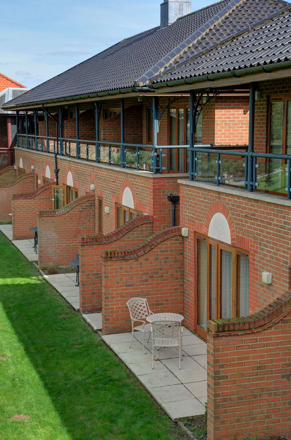 Knights Hill Hotel & Spa 37/41