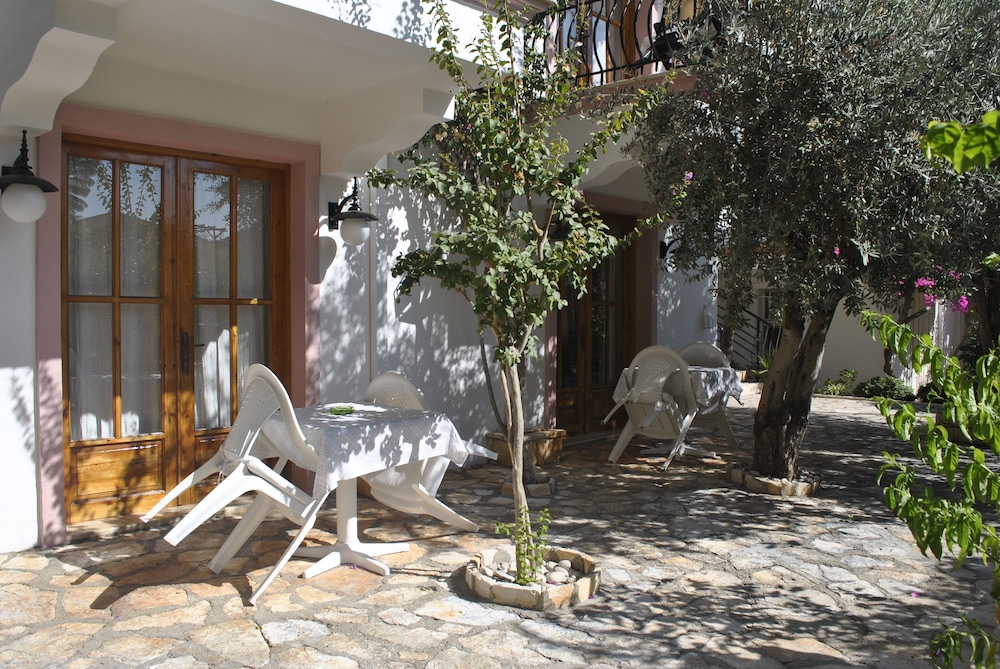 Hotel Dionysia 33/69