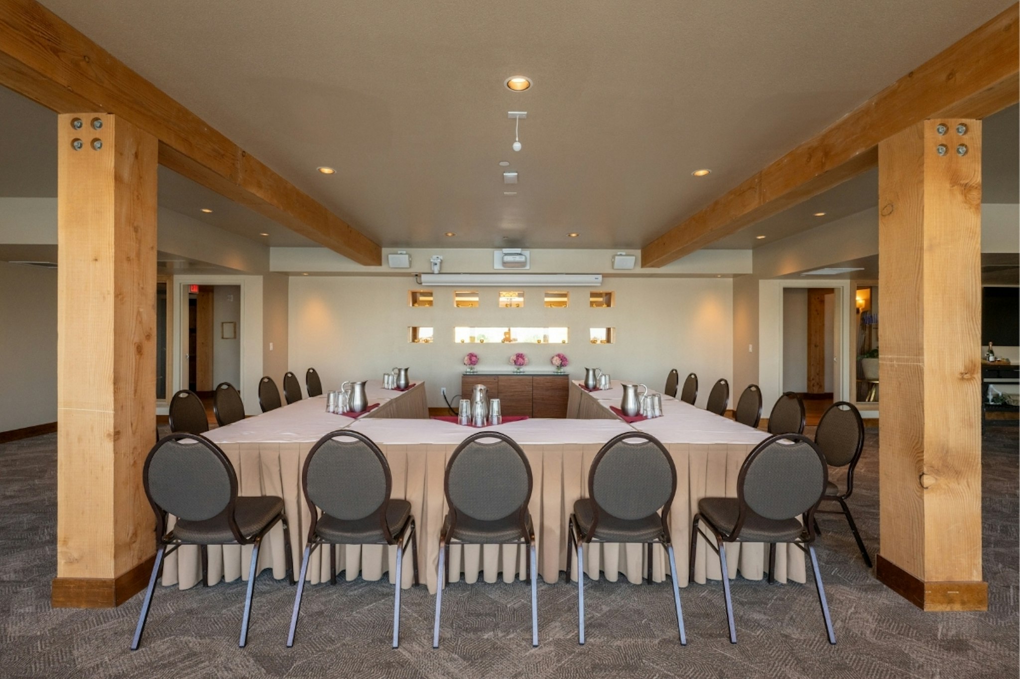 The Lodge at Columbia Point 42/48
