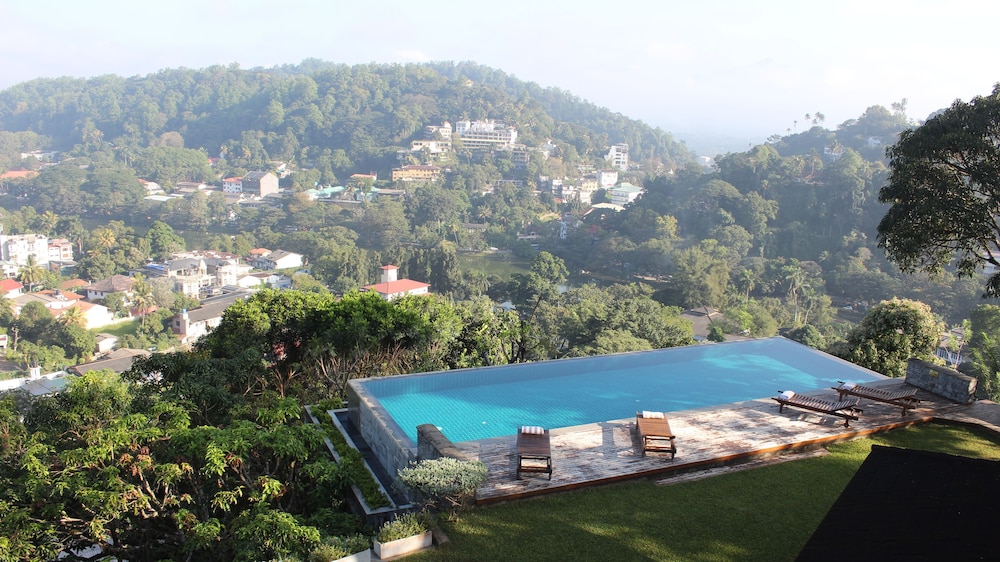 Coffee Bungalow Kandy 42/50