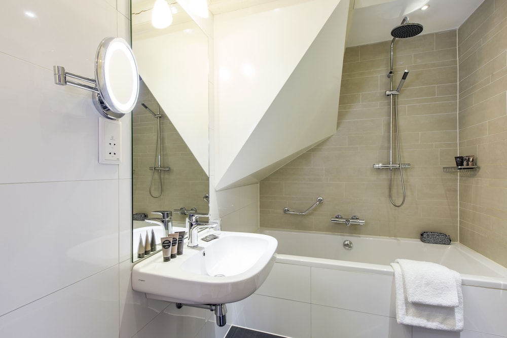 Grand Canal Boutique Hotel 55/58