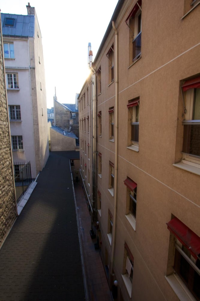 Auberge Internationale Des Jeunes 42/44