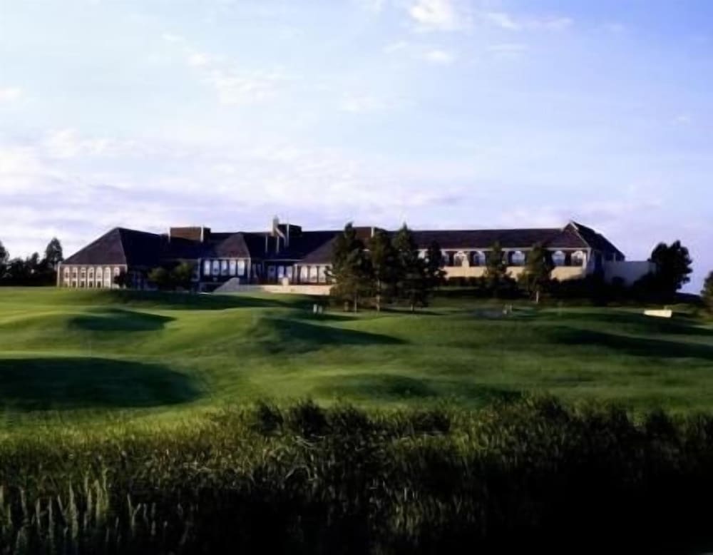 Lone Tree Golf Club And Hotel 50/55