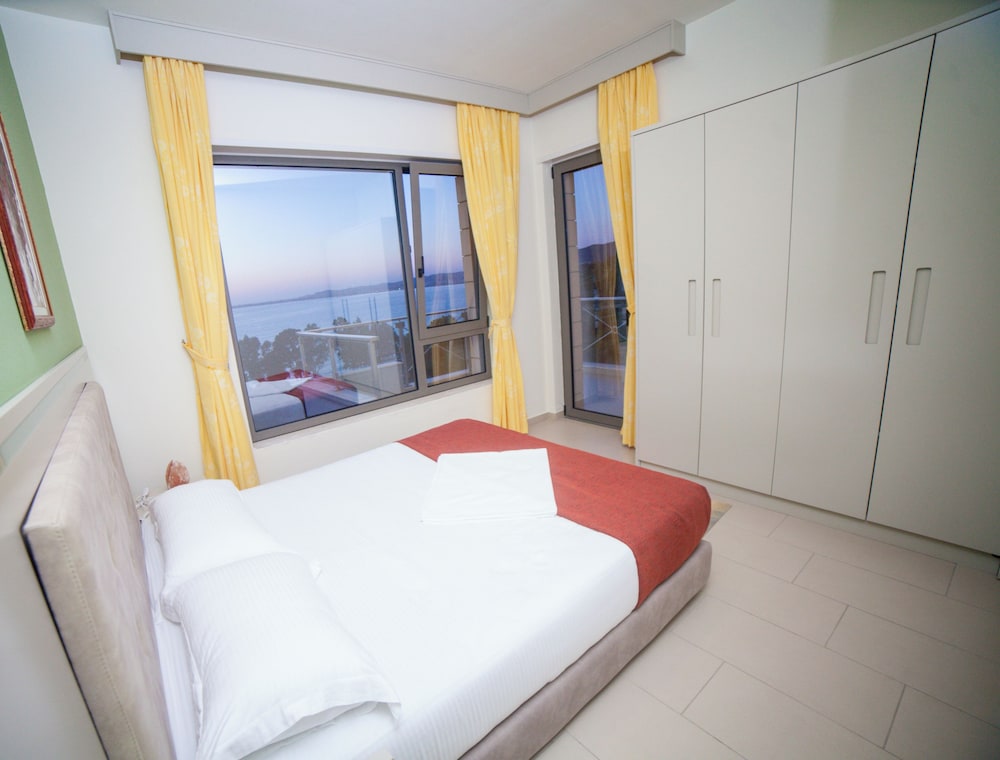 DELUXE, SUITE, SEA VIEW