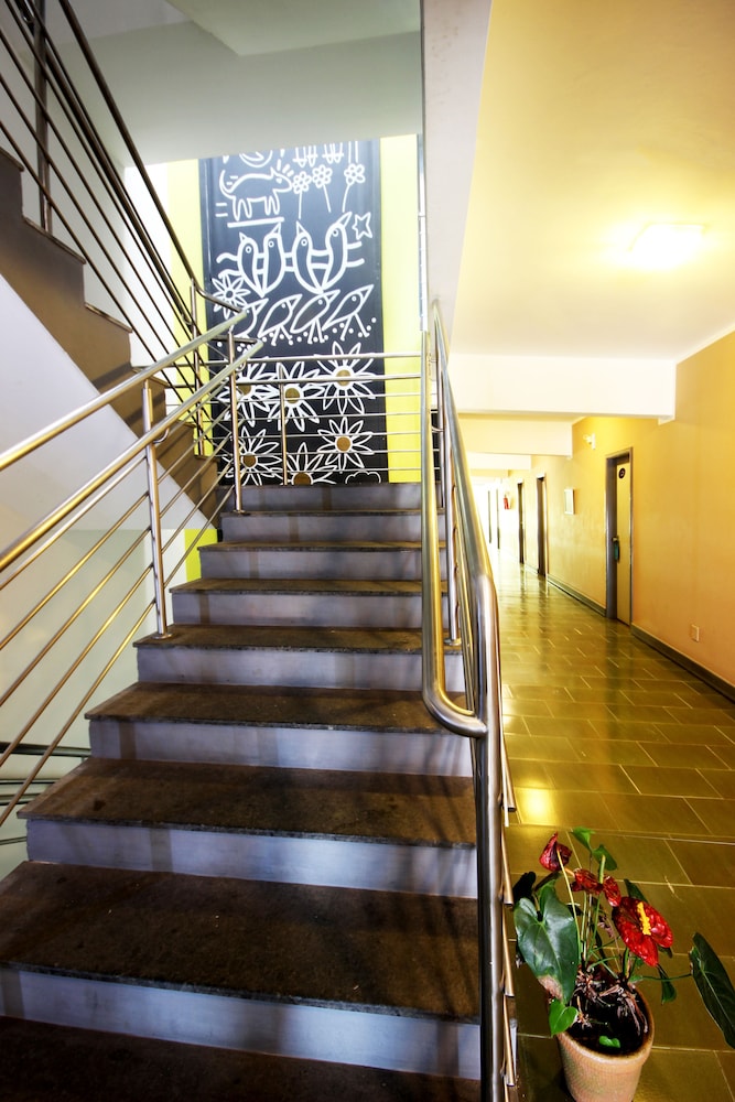 Cris Hotel 36/69