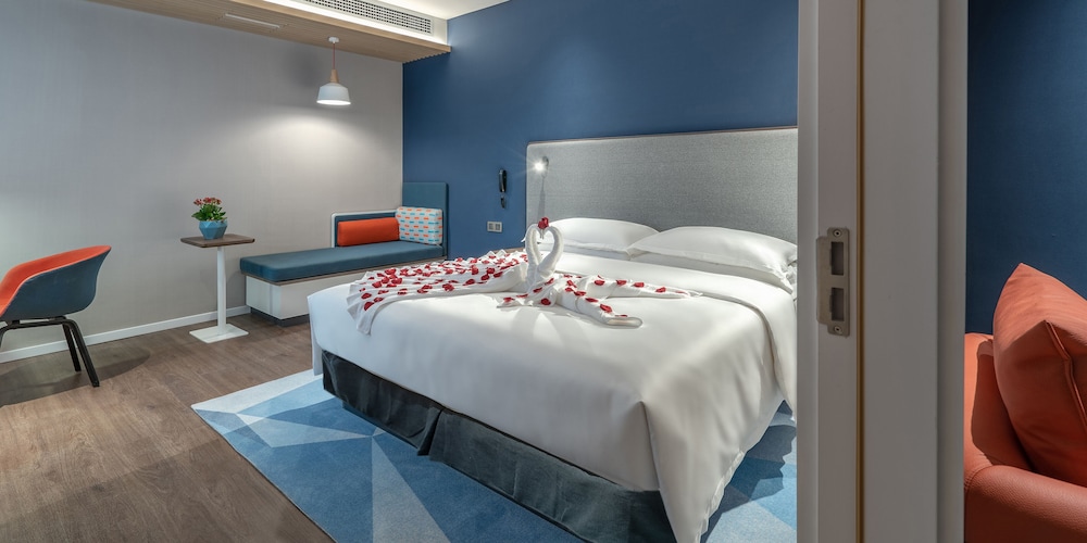 Holiday Inn Express Changsha South Railway Station 37/47