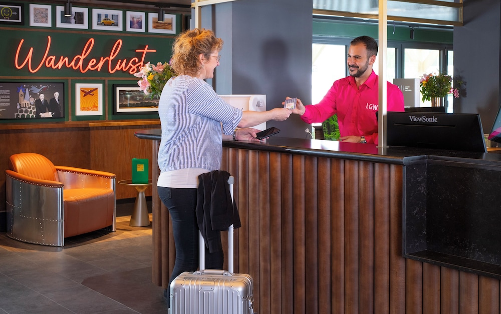 Ibis Styles London Gatwick Airport 10/64