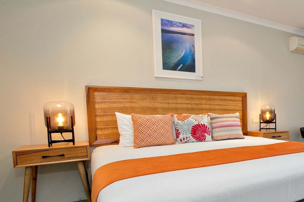 Shared Courtyard, Studio, King Bed